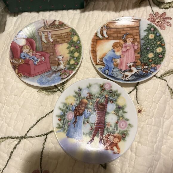 3 Hallmark Ornament Plates 1987-1989 MORNING OF WONDER Waiting FOR SANTA - Picture 5 of 7